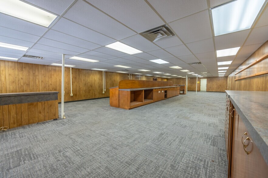 More Photos Of 115 W Burleson St, Wharton Restaurant For Sale