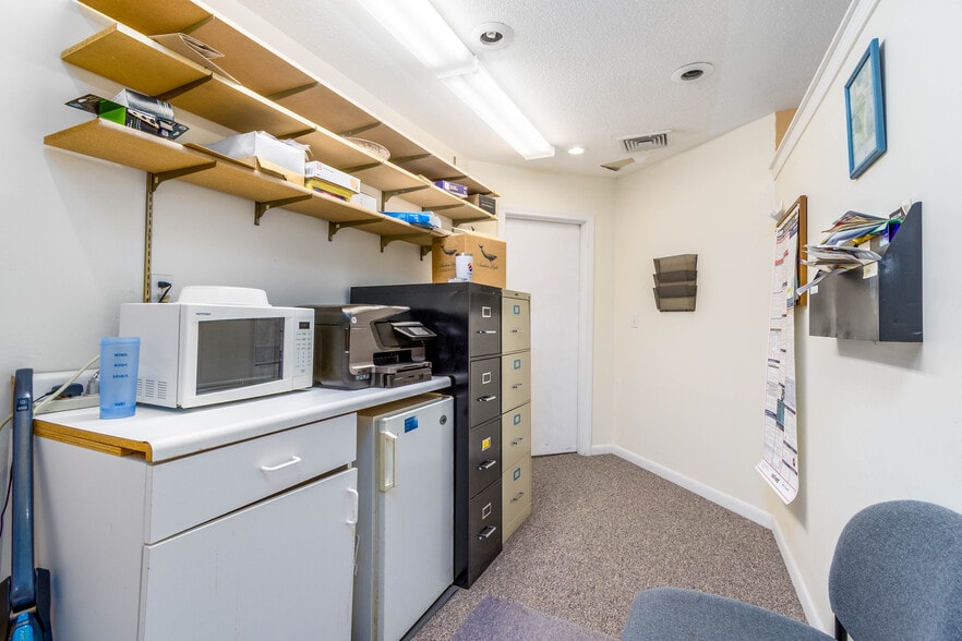 More Photos Of 320 Gifford St, Falmouth Office For Sale