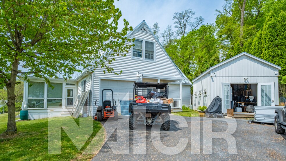 More Photos Of 5790 Devonshire Rd, Harrisburg Specialty For Sale
