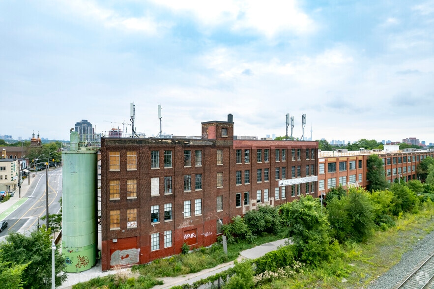 More Photos Of 1655 Dupont St, Toronto Flex For Sale