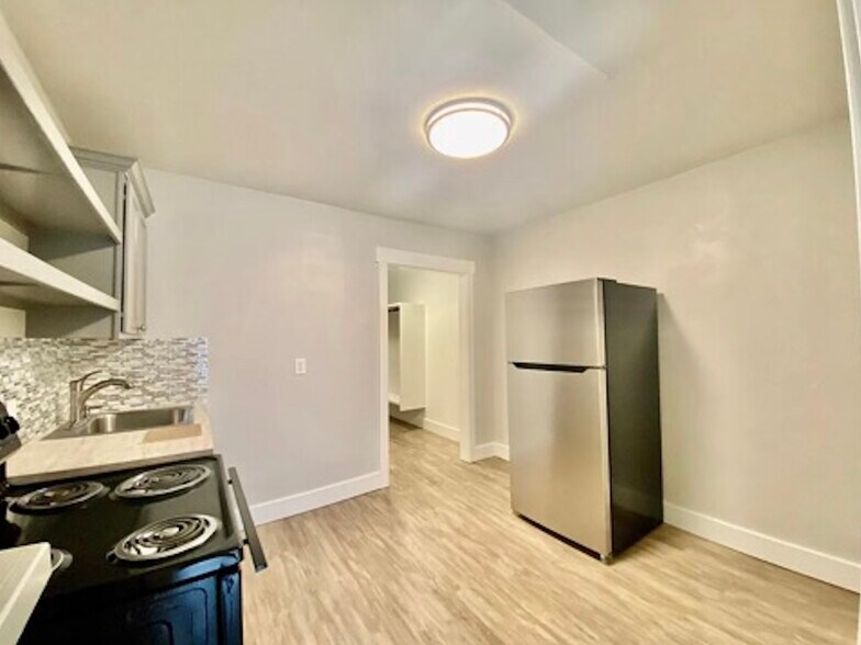 More Photos Of 1516-1520 D St, Floresville Apartments For Sale