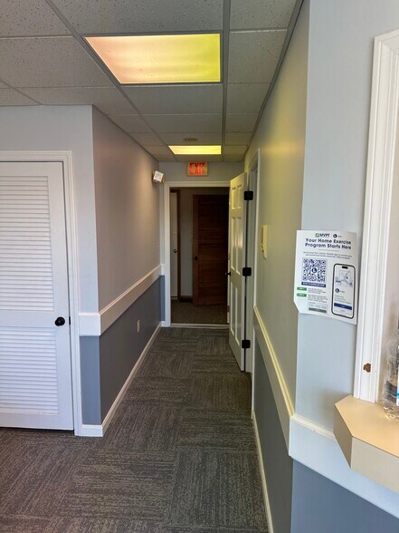 More Photos Of 40 S River Rd, Bedford Medical For Sale