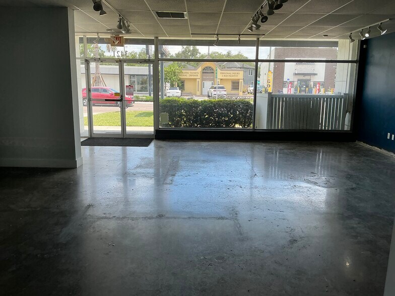 More Photos Of 3421 W Kennedy Blvd, Tampa Freestanding For Sale