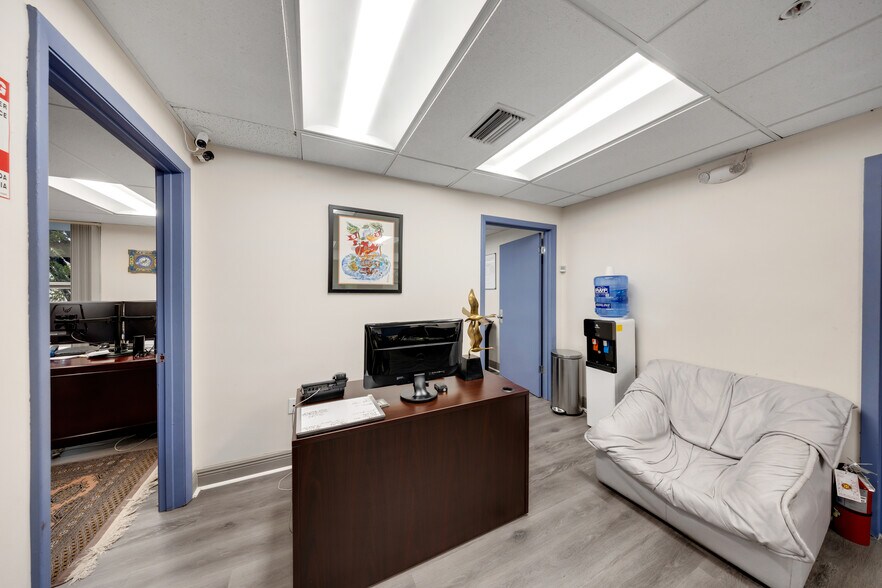 More Photos Of 7655-7669 NW 50th St, Miami Office For Lease