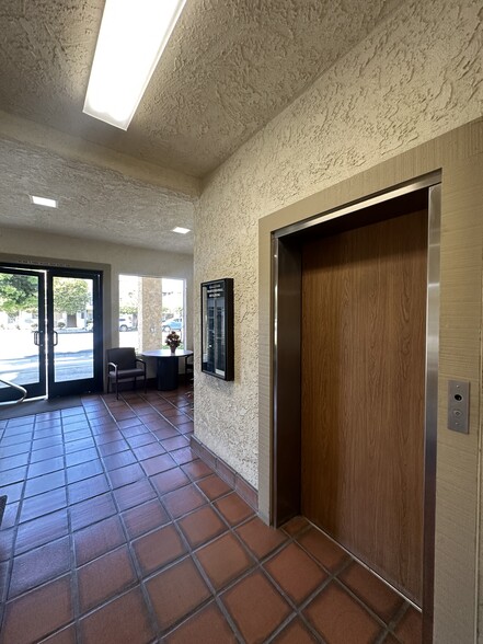 More Photos Of 5450 Ralston St, Ventura Office For Lease