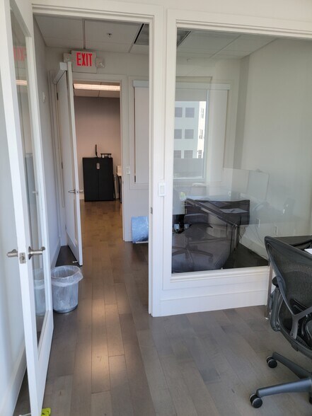 More Photos Of 20900 NE 30th Ave, Aventura Office Residential For Lease