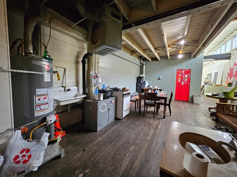 More Photos Of 380 Bayshore Blvd, San Francisco Service For Sale