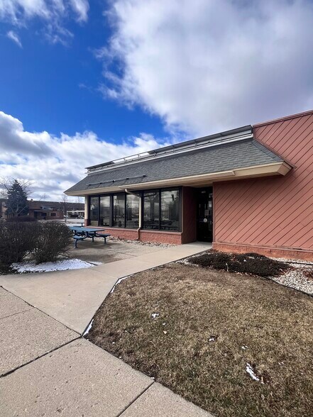 More Photos Of 1780 22nd Ave, Kenosha Fast Food For Sale