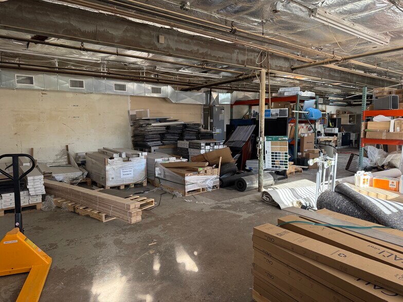 More Photos Of 26 Fitch St, Norwalk Warehouse For Lease