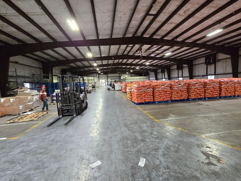 More Photos Of 11 Gurda Ln, Goshen Warehouse For Lease