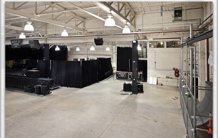 More Photos Of 25 Franklin St, Brooklyn Light Manufacturing For Lease