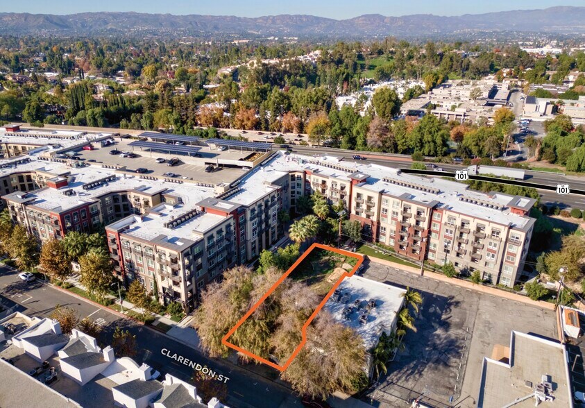More Photos Of 22045 Clarendon St, Woodland Hills Land For Sale