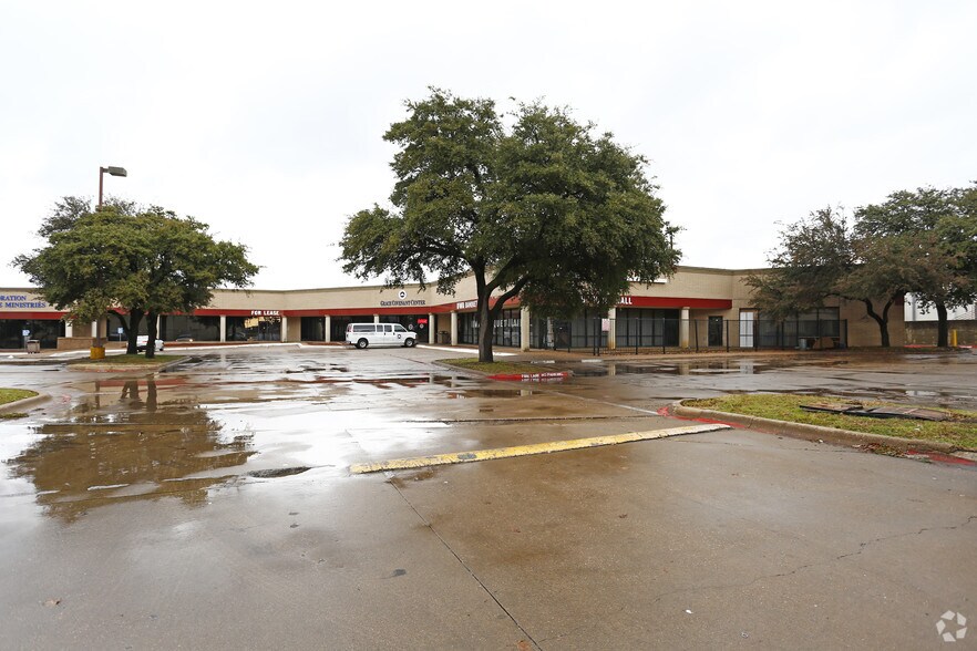 More Photos Of 9205 Skillman St, Dallas Showroom For Lease