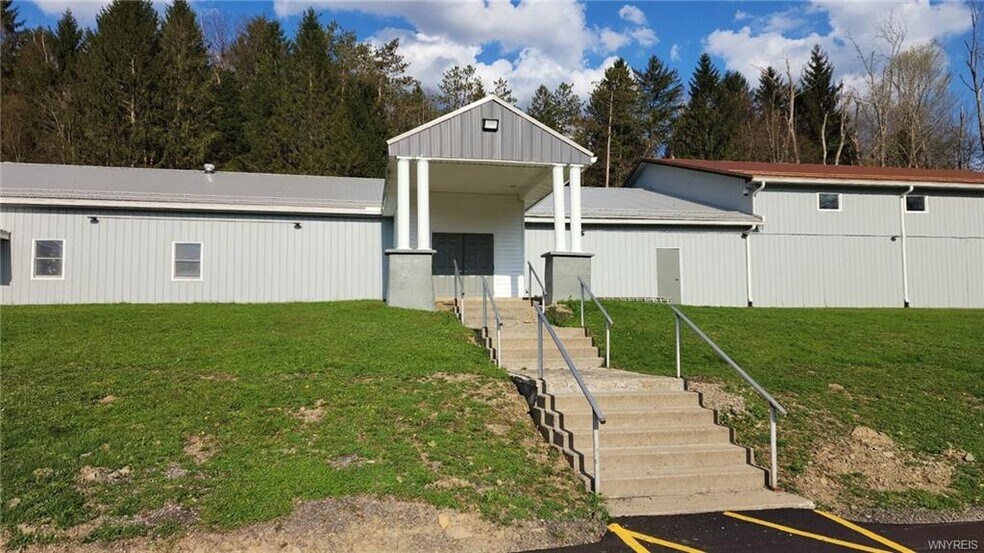 More Photos Of 4250 N State St, Salamanca Freestanding For Sale