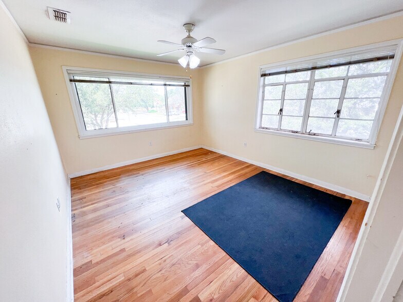 More Photos Of 1306 W Wall St, Midland Office For Lease