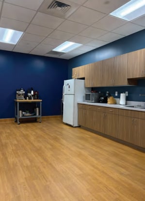 More Photos Of 5400 N 118th Ct, Milwaukee Showroom For Sale