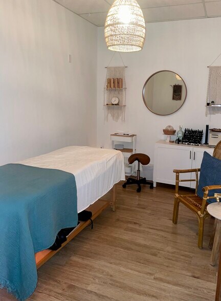 More Photos Of 1404 Starling Dr, Richmond Office For Sale