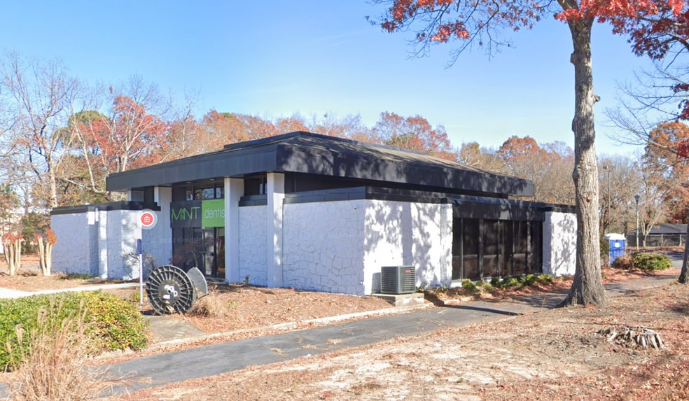 More Photos Of 655 N Jeff Davis Dr, Fayetteville Bank For Sale