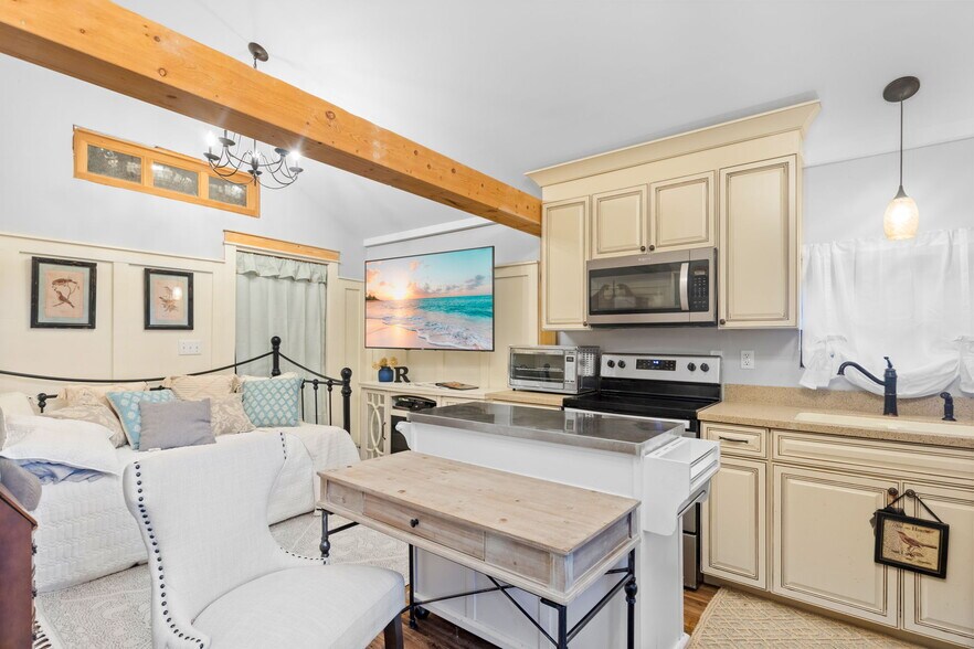 More Photos Of 6863 E Highway 80, Russell Springs Lodge Meeting Hall For Sale