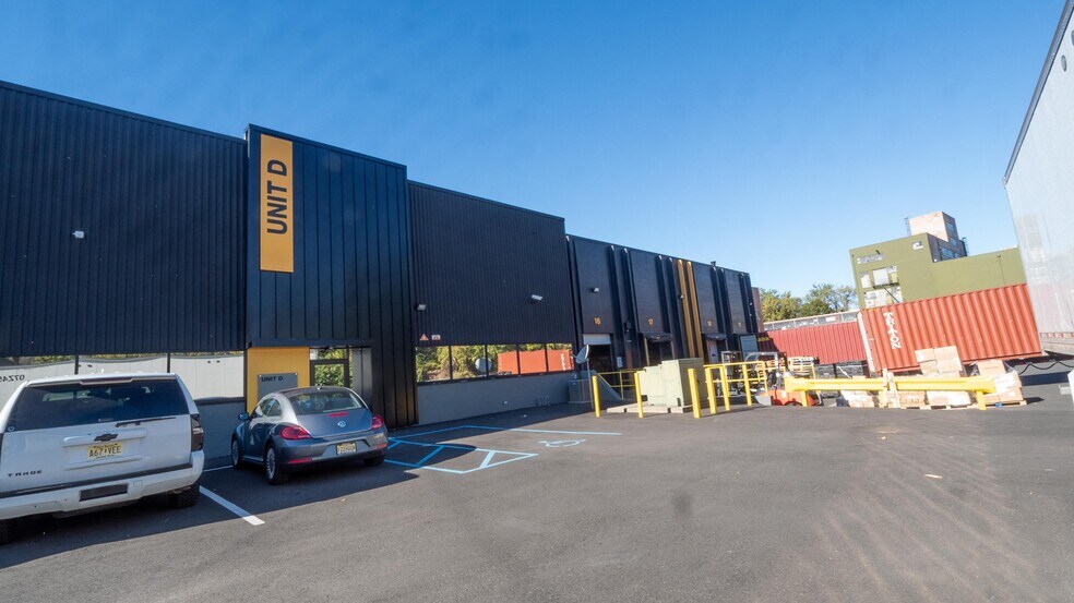 More Photos Of 7001 Anpesil Dr, North Bergen Warehouse For Lease