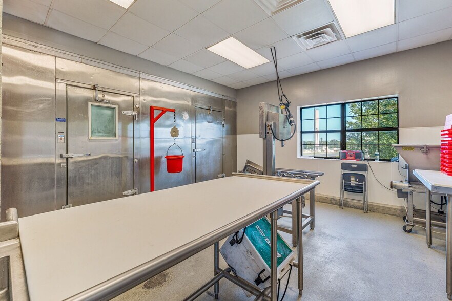 More Photos Of 1321 N FM 56, Glen Rose Trailer Camper Park For Sale