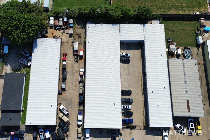 More Photos Of 4910 Gordon Smith Dr, Rowlett Warehouse For Lease