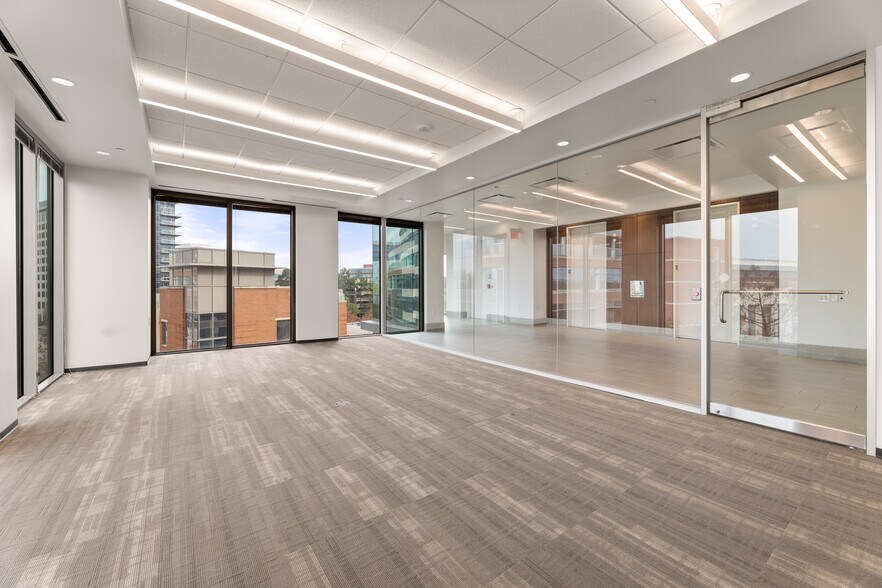 More Photos Of 21 Waterway Ave, The Woodlands Office For Lease