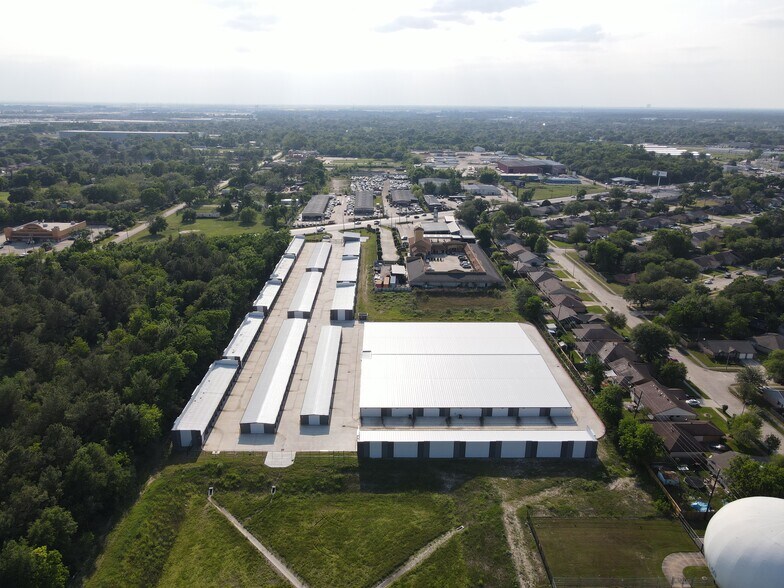 More Photos Of 11716 Veterans Memorial Dr, Houston Self Storage For Sale