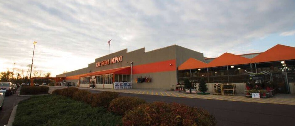 More Photos Of 145-185 Levittown Pky, Levittown Unknown For Lease