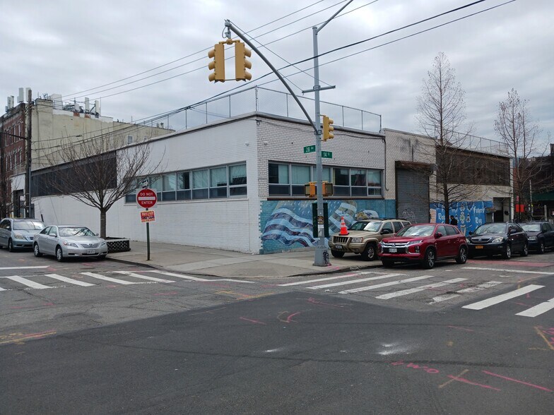 More Photos Of 2813 14th St, Long Island City Warehouse For Lease