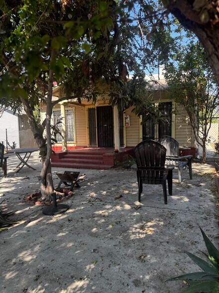 More Photos Of 1183 W 37th Dr, Los Angeles Apartments For Sale