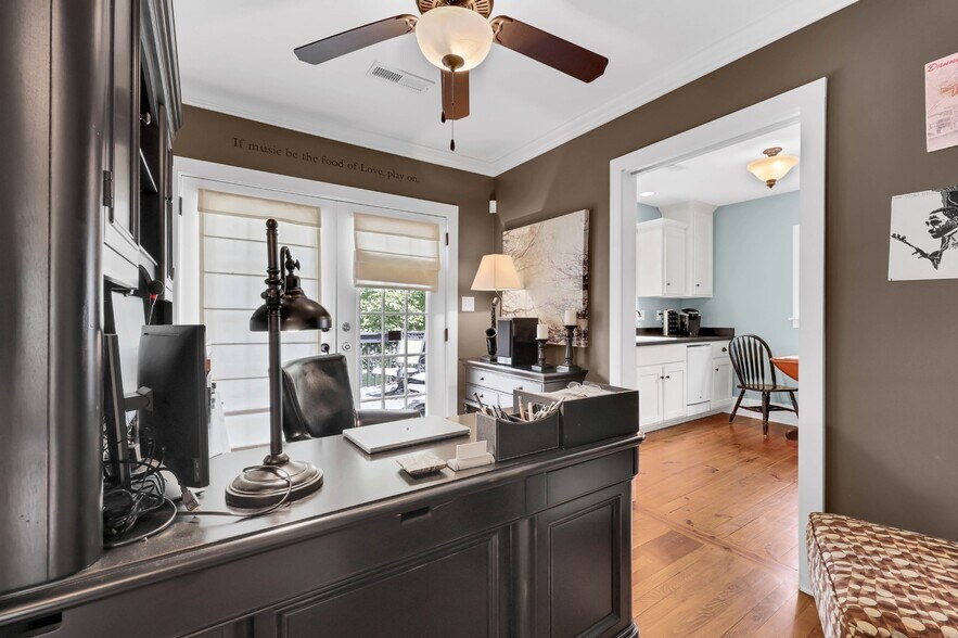 More Photos Of 451 Rossview Rd, Clarksville Office For Sale