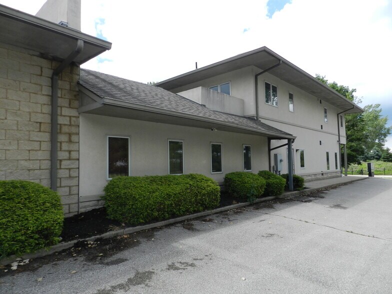 More Photos Of 171 Green Meadows Dr S, Lewis Center Office Residential For Sale