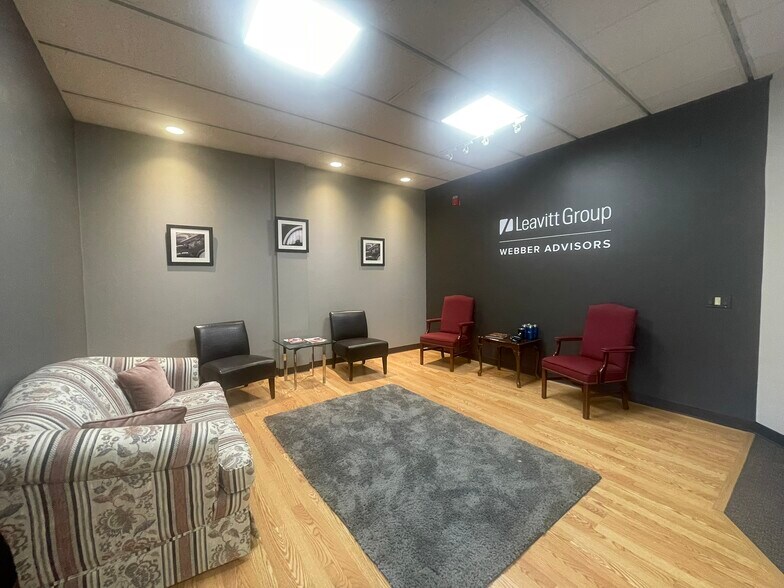 More Photos Of 3107 Beale Ave, Altoona Office For Sale
