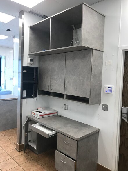 More Photos Of 727 Maple Rd, Buffalo Convenience Store For Lease