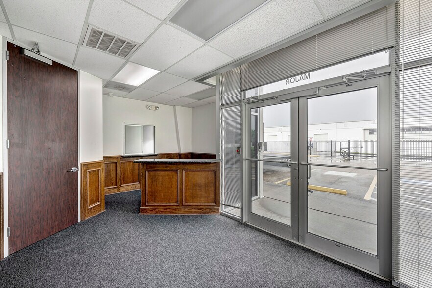 More Photos Of 7425 Major St, Houston Warehouse For Lease
