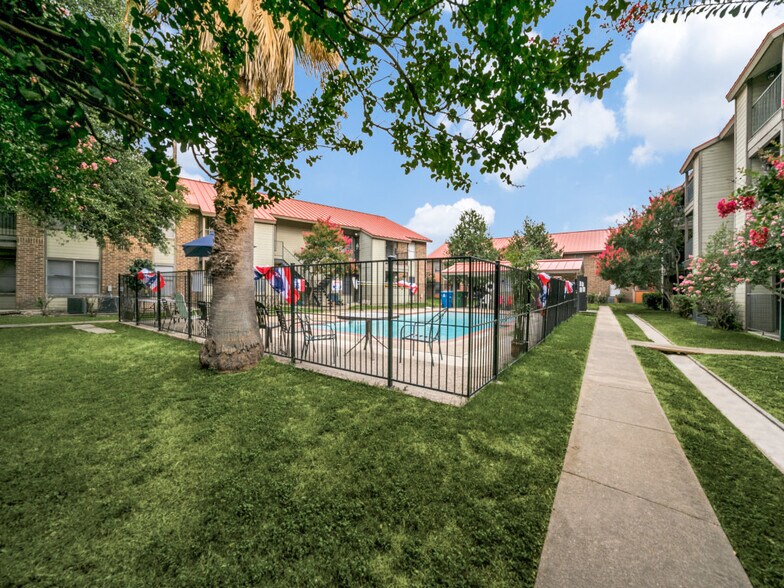 More Photos Of 7737 Skolout St, San Antonio Apartments For Sale