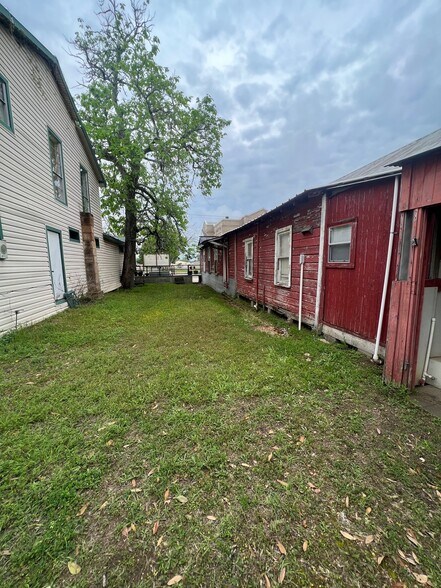 More Photos Of FM 1514, Coldspring Storefront Retail Office For Sale