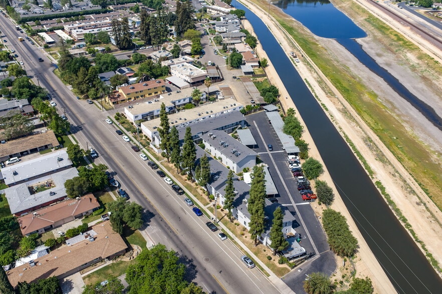 More Photos Of 125 E Dakota Ave, Fresno Apartments For Sale