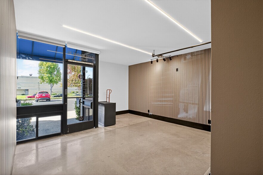 More Photos Of 4125 Market St, Ventura Light Manufacturing For Sale