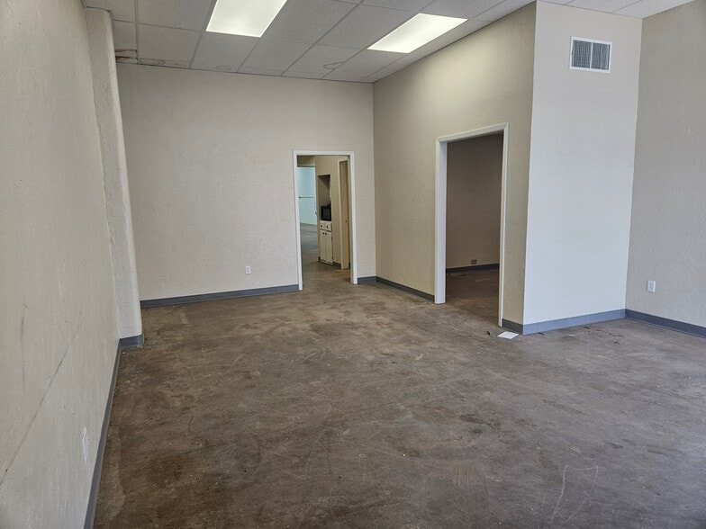 More Photos Of 705-729 N Virginia Ave, Oklahoma City Warehouse For Lease