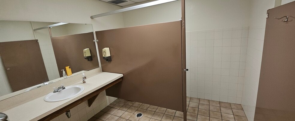 More Photos Of 4917 South Blvd, Charlotte Medical For Lease