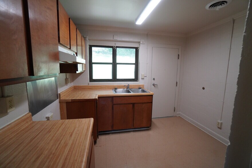 More Photos Of 706 Jay St, Jefferson City Apartments For Sale