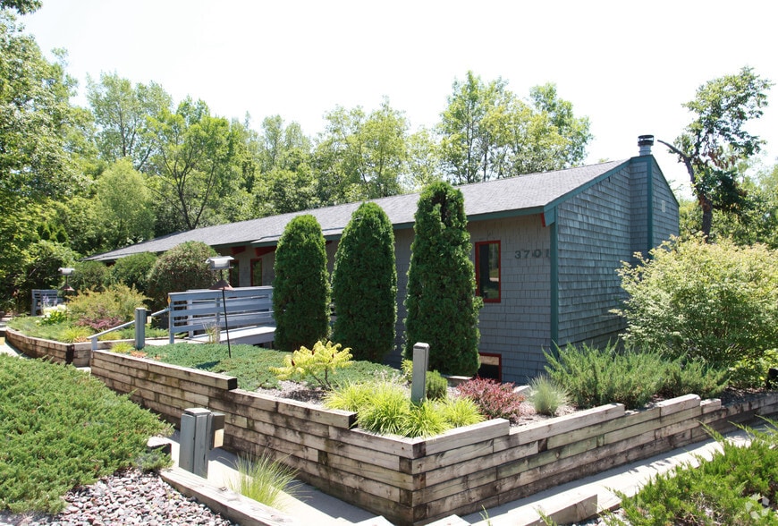 Primary Photo Of 3701 Shoreline Dr, Orono Coworking Space