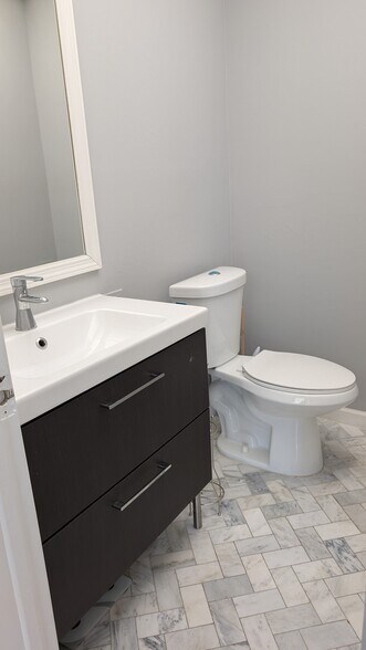More Photos Of 2131 Hollywood Blvd, Hollywood Office Residential For Lease