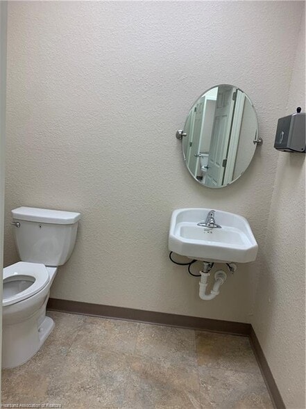 More Photos Of 1659 US Highway 27 N, Avon Park Medical For Sale