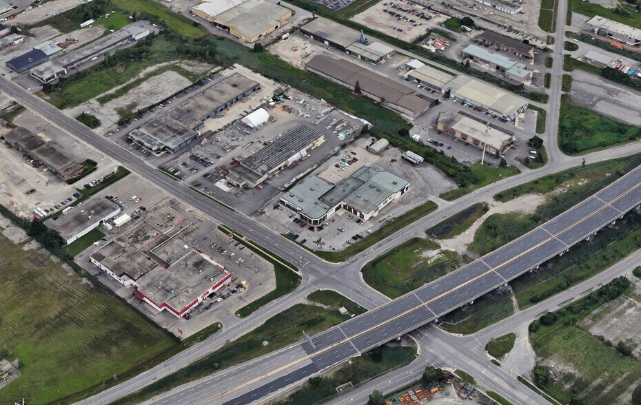 More Photos Of 188 Bunting Rd, St Catharines Light Distribution For Lease
