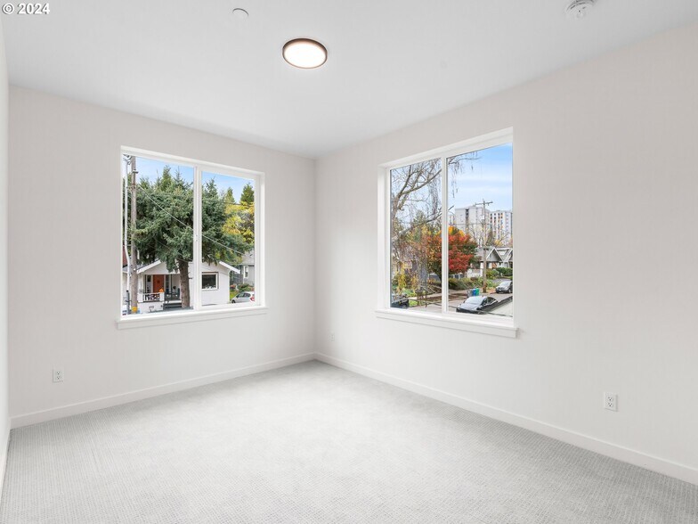 More Photos Of , Portland Multifamily For Sale