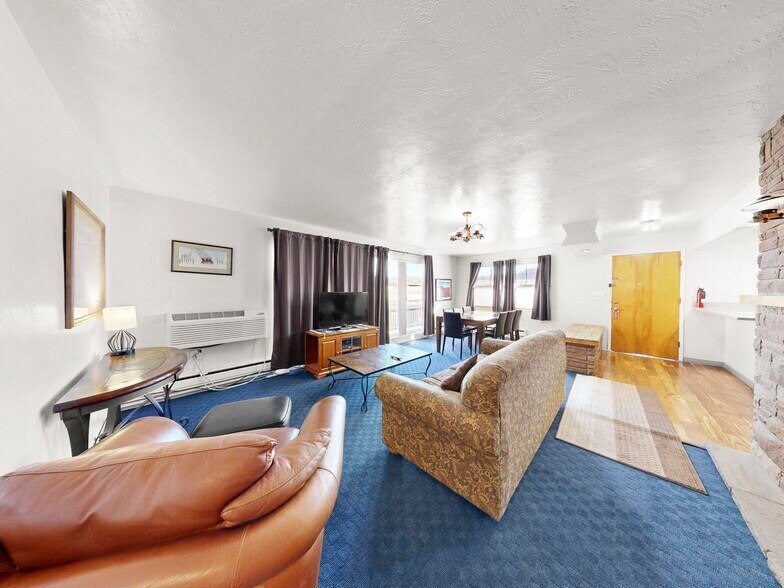 More Photos Of US 163 & San Juan River, Mexican Hat Hotel For Sale