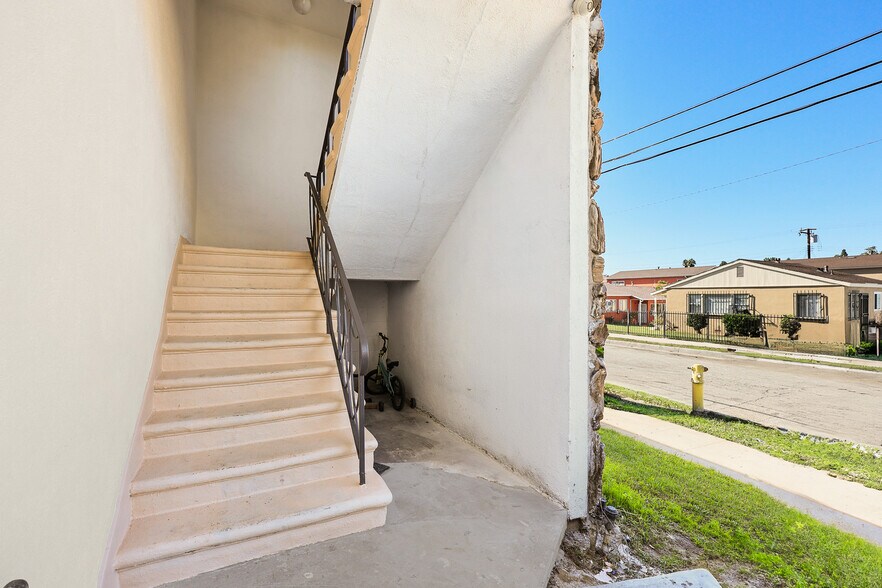 More Photos Of 616 Via Altamira, Montebello Apartments For Sale